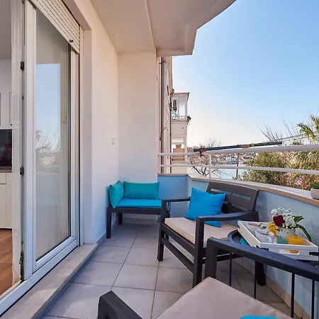 Apartament Damare *
