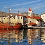 Damare Apartamento Trogir